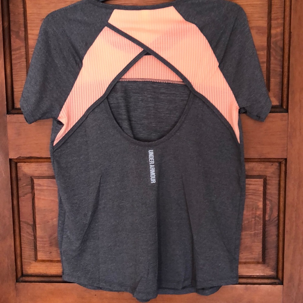 ⬇️🎁NWT | Under Armour | M | Heatgear training top - Picture 3 of 8